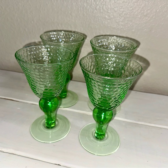 Artland Iris Seeded Style 10 Oz. Goblets (set Of 4) - Picture 4 of 7